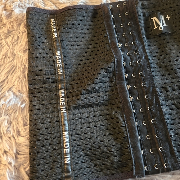 M+ Waist Trainer for Women Slimmer Corset Body Size Med/Large - Picture 5 of 10